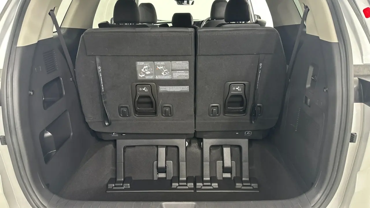 2021 Kia Carnival Gallery Image 20