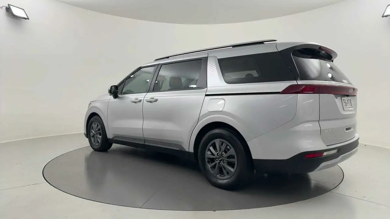 2021 Kia Carnival Gallery Image 3