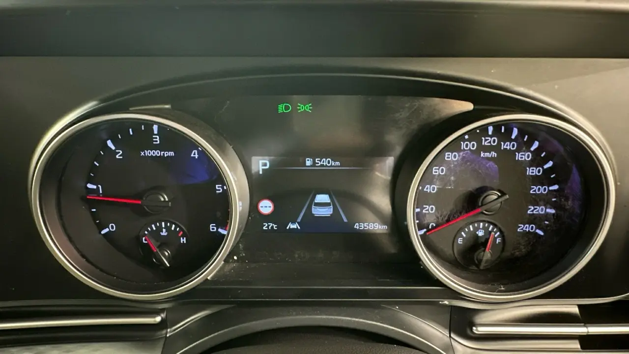 2021 Kia Carnival Gallery Image 9