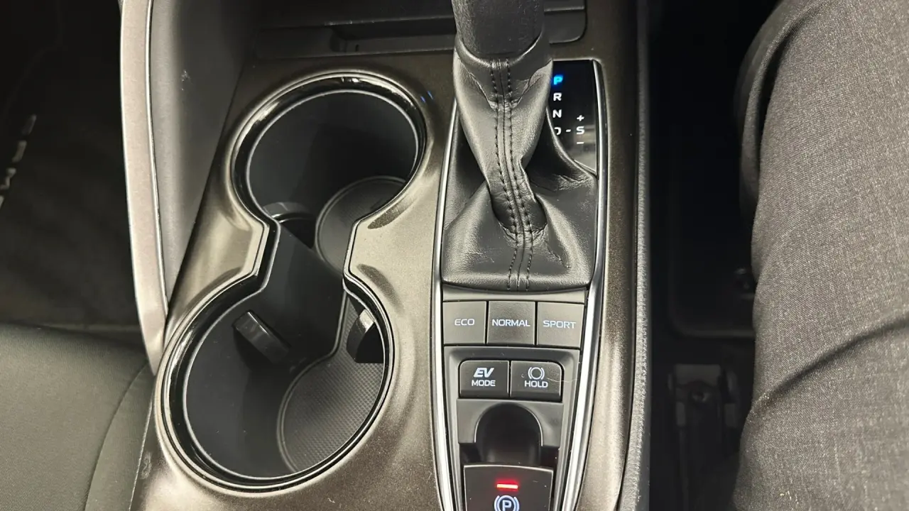 2021 Toyota Camry Gallery Image 13