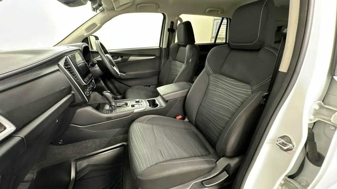 2023 Isuzu MU-X Gallery Image 18