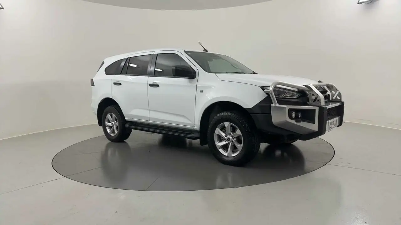 2023 Isuzu MU-X Gallery Image 7