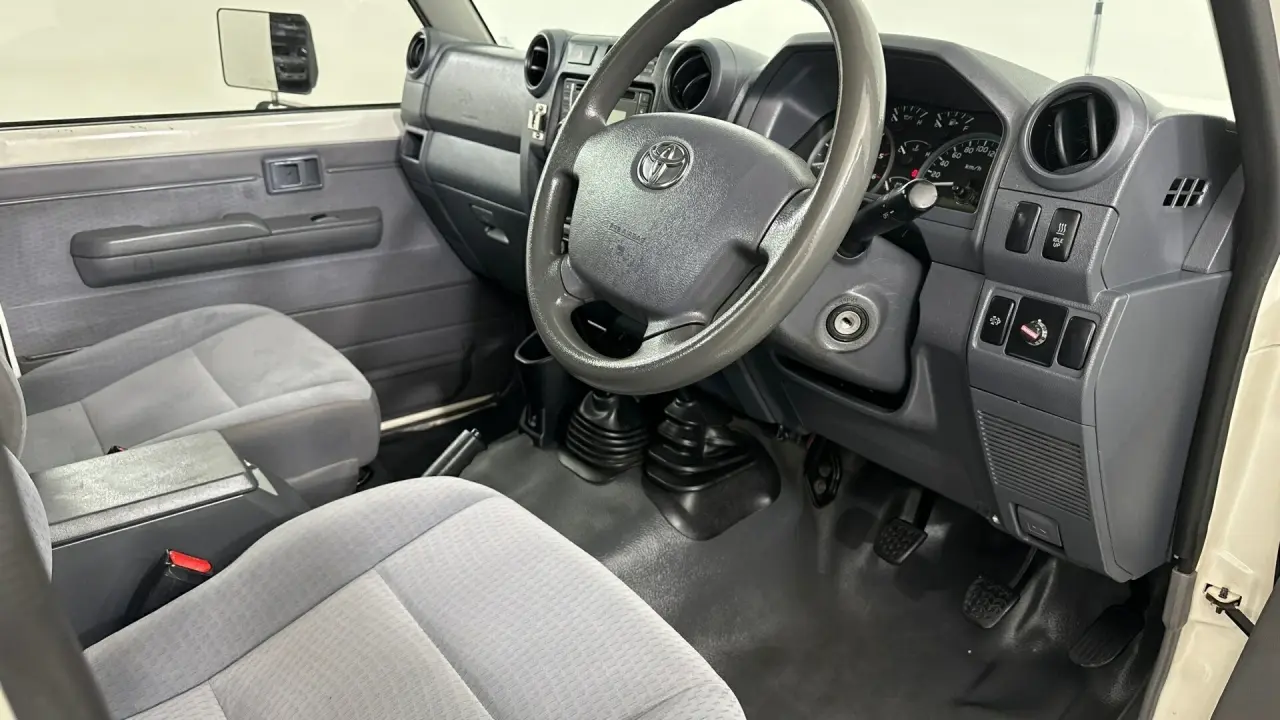 2019 Toyota Landcruiser Gallery Image 11