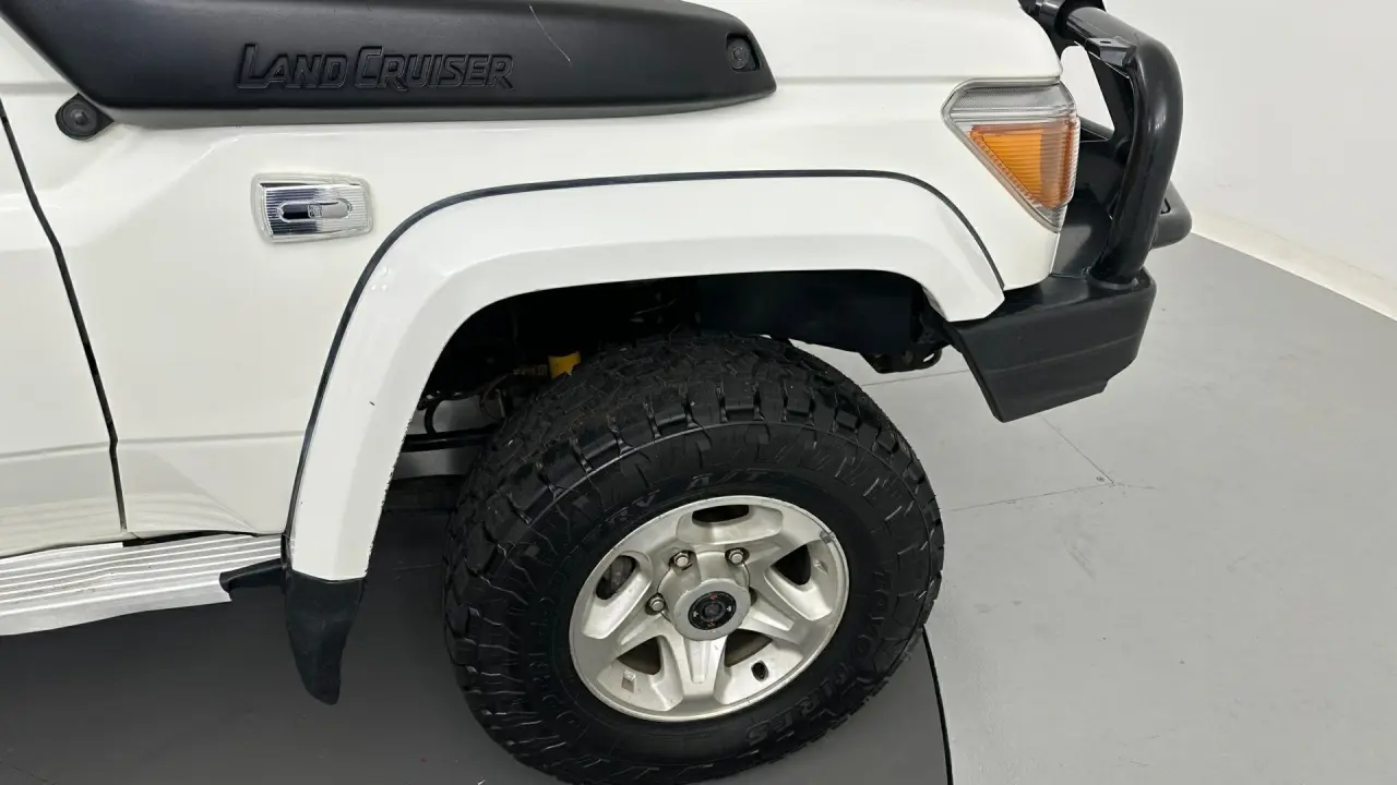 2019 Toyota Landcruiser Gallery Image 16