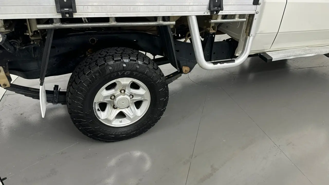 2019 Toyota Landcruiser Gallery Image 17