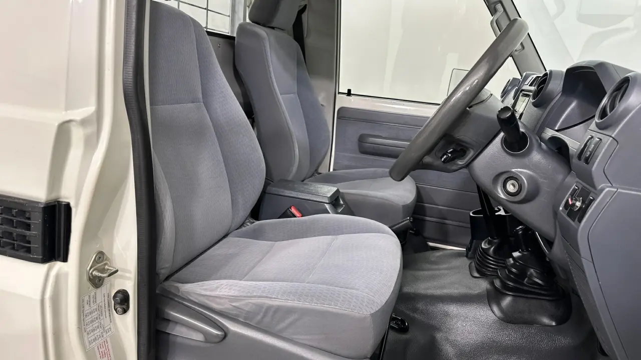 2019 Toyota Landcruiser Gallery Image 18