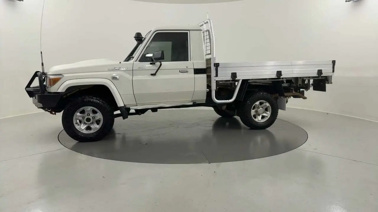 2019 Toyota Landcruiser Gallery Image 2