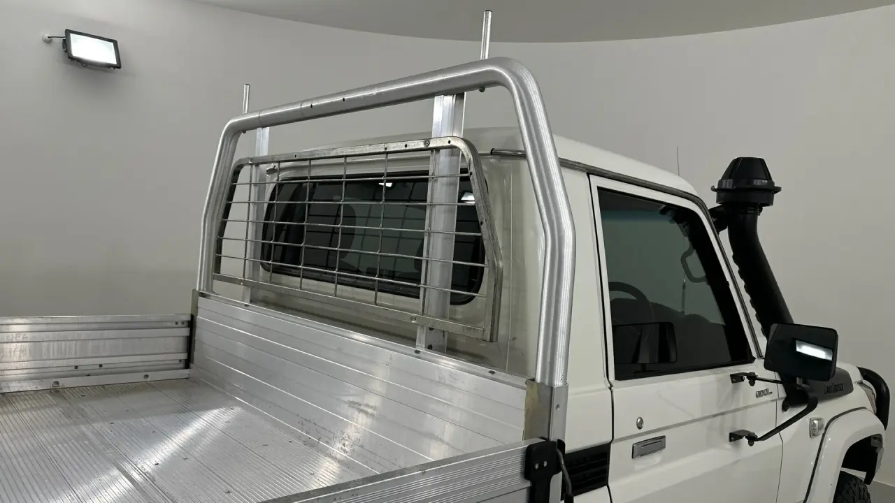 2019 Toyota Landcruiser Gallery Image 22