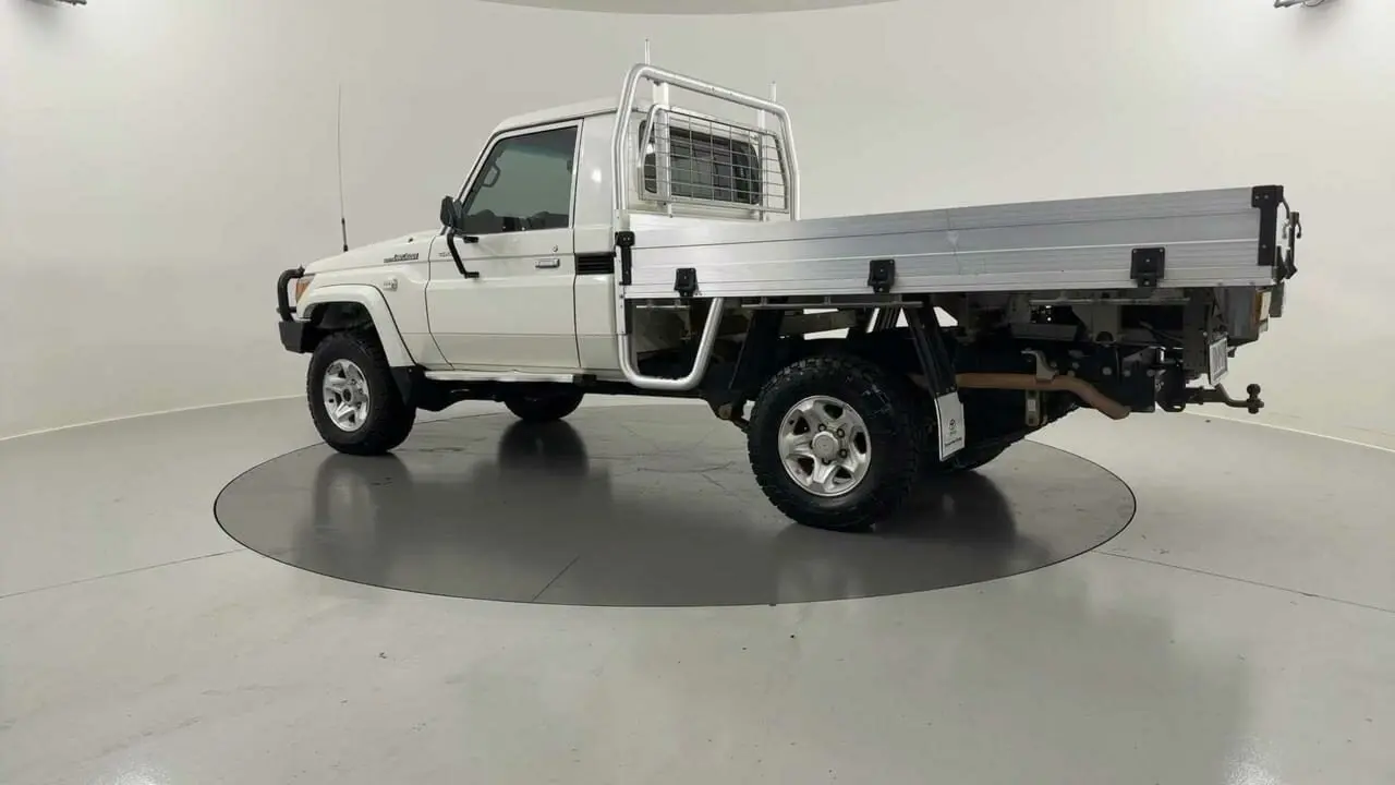 2019 Toyota Landcruiser Gallery Image 3