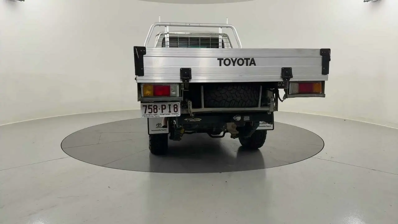 2019 Toyota Landcruiser Gallery Image 4