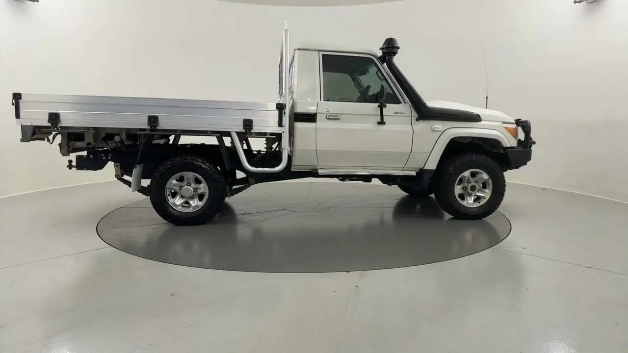 2019 Toyota Landcruiser Gallery Image 6