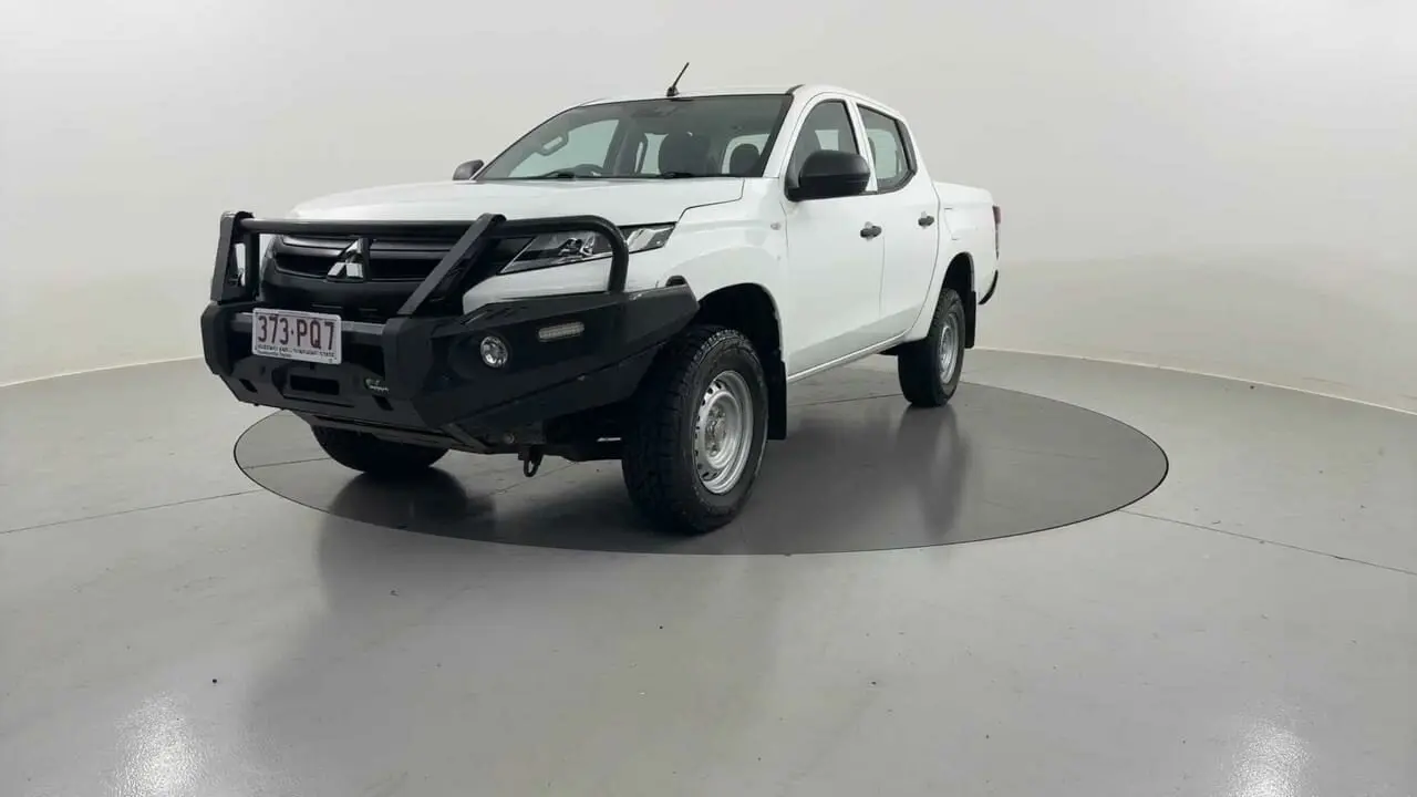 2021 Mitsubishi Triton Gallery Image 1
