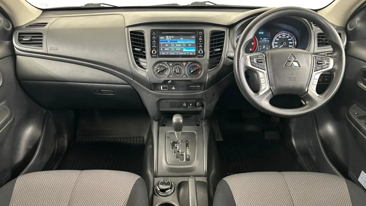 2021 Mitsubishi Triton Gallery Image 11