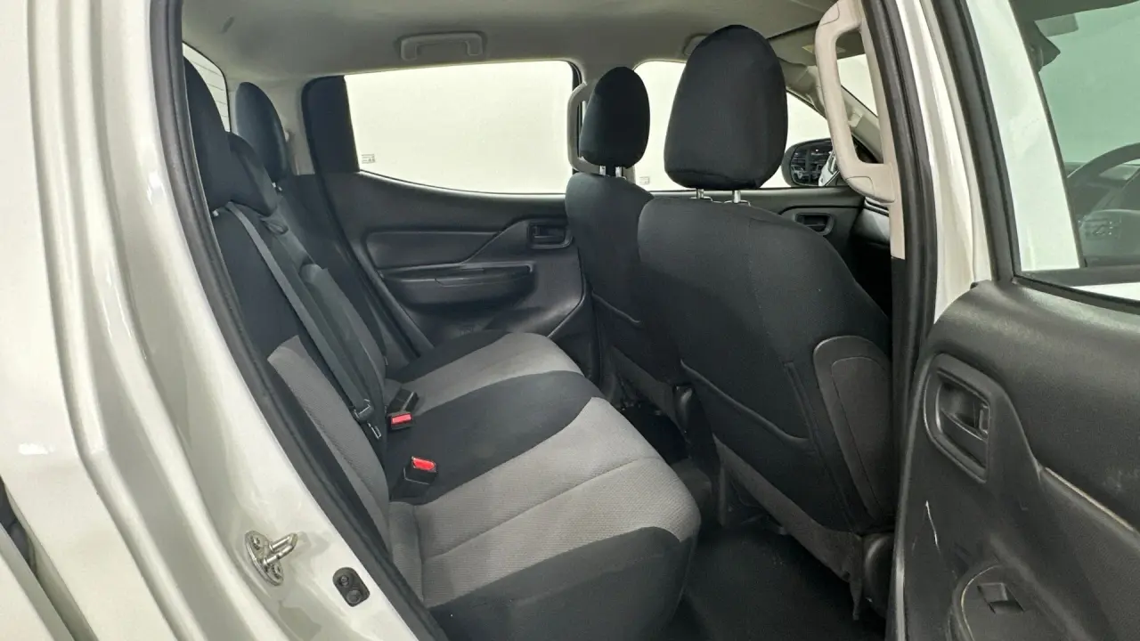 2021 Mitsubishi Triton Gallery Image 12