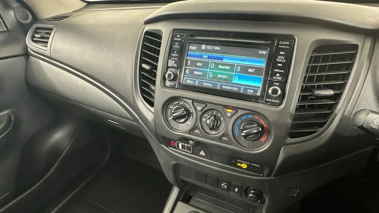 2021 Mitsubishi Triton Gallery Image 16