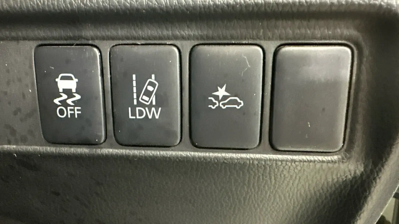 2021 Mitsubishi Triton Gallery Image 23