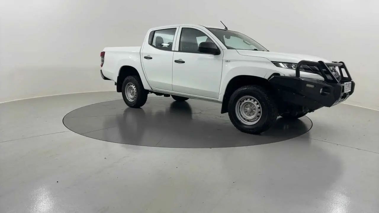 2021 Mitsubishi Triton Gallery Image 7