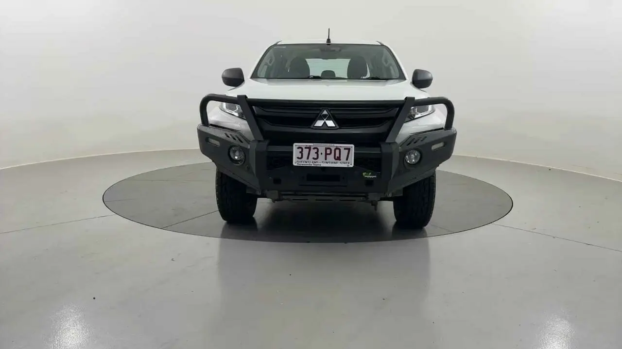 2021 Mitsubishi Triton Gallery Image 8