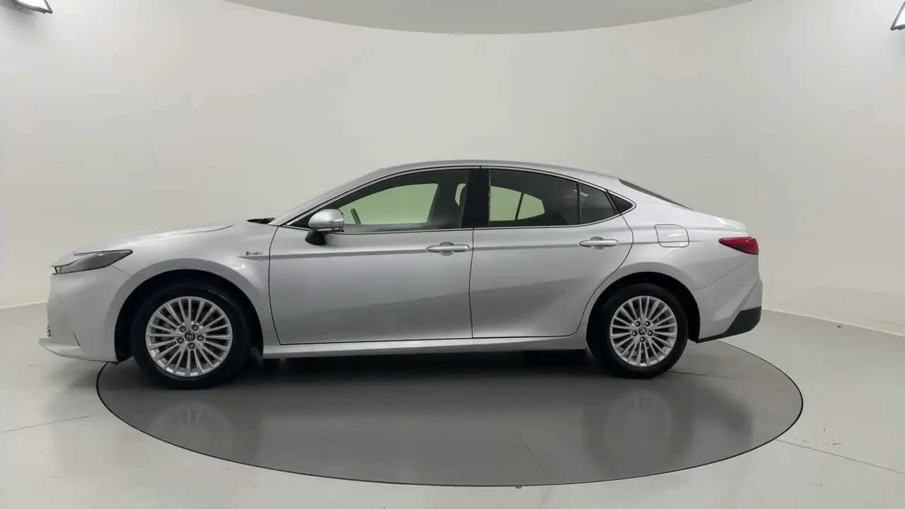 2024 Toyota Camry Gallery Image 2