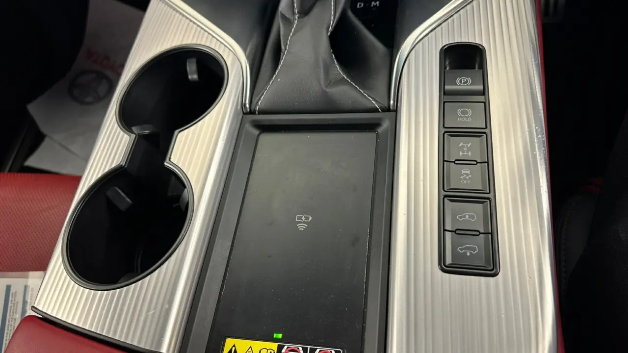 2022 Lexus LX500d Gallery Image 14