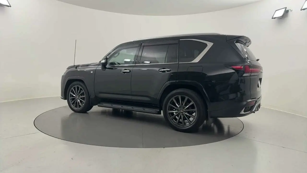 2022 Lexus LX500d Gallery Image 3