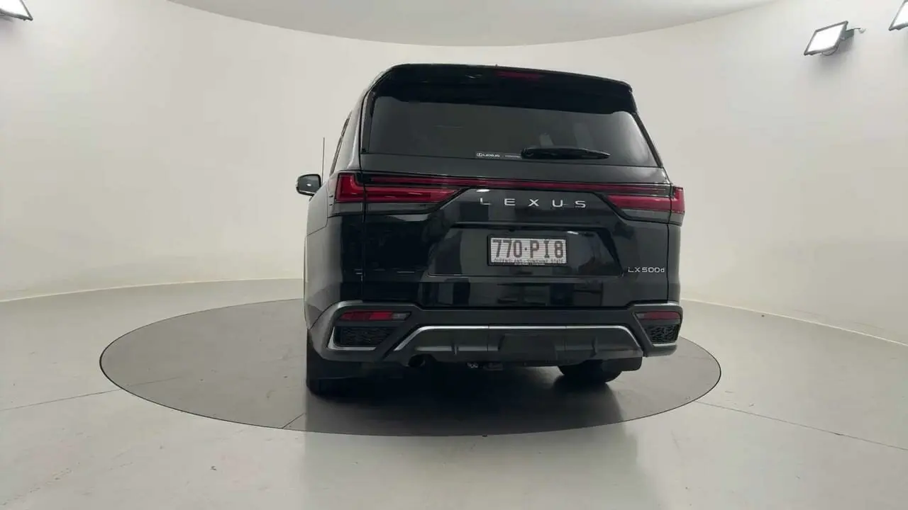 2022 Lexus LX500d Gallery Image 4