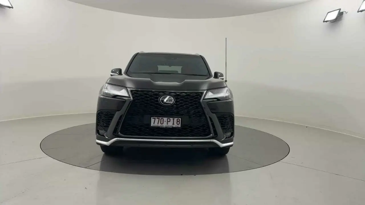 2022 Lexus LX500d Gallery Image 8