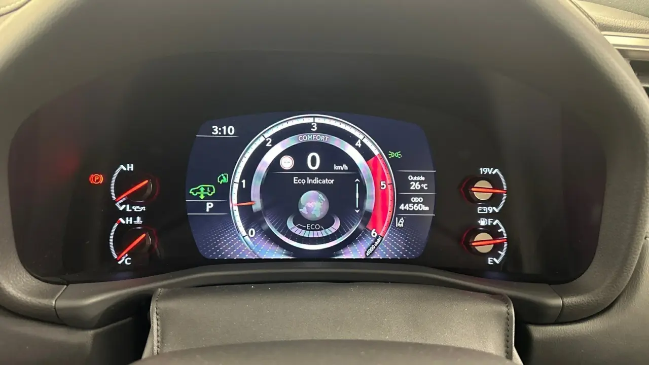 2022 Lexus LX500d Gallery Image 9