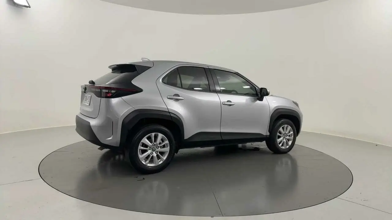 2022 Toyota Yaris Cross Gallery Image 5