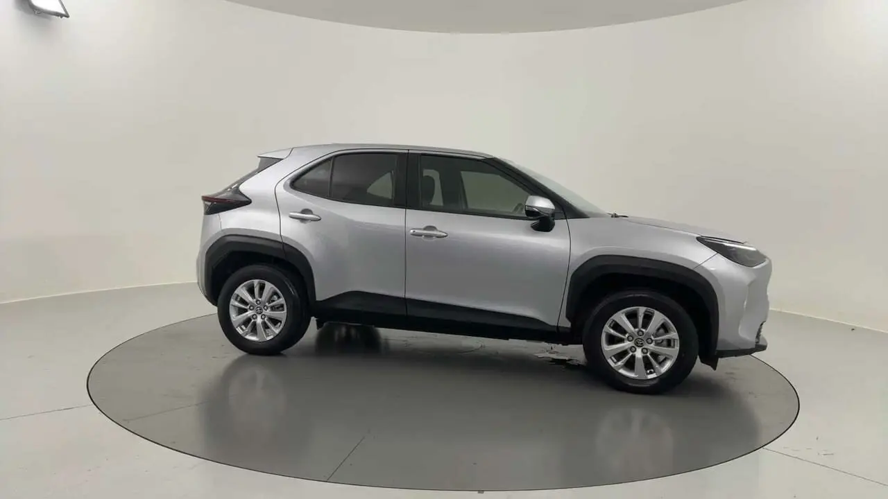 2022 Toyota Yaris Cross Gallery Image 6