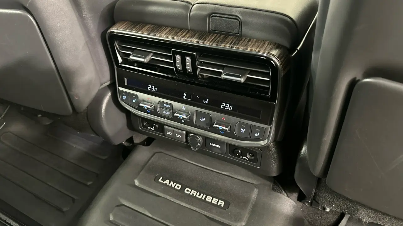 2023 Toyota Landcruiser Gallery Image 18