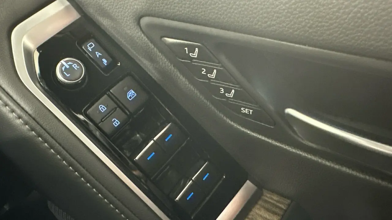 2023 Toyota Landcruiser Gallery Image 19