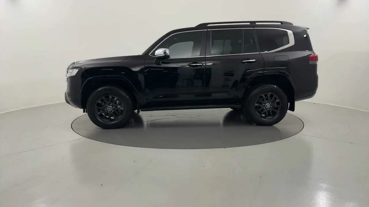 2023 Toyota Landcruiser Gallery Image 2