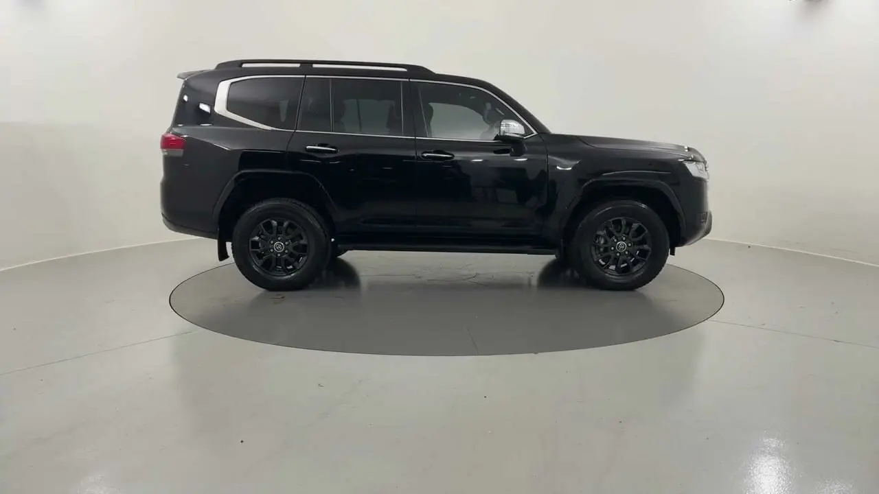 2023 Toyota Landcruiser Gallery Image 6