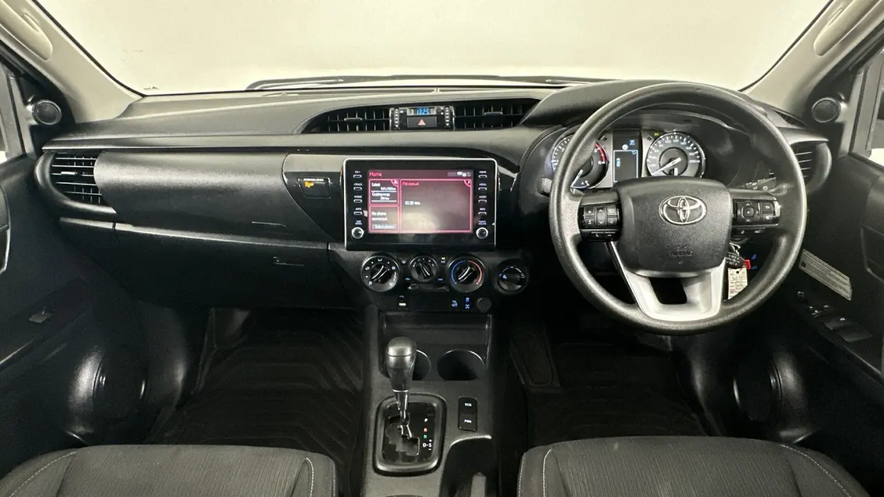 2021 Toyota Hilux Gallery Image 10