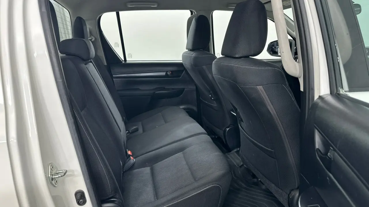 2021 Toyota Hilux Gallery Image 12