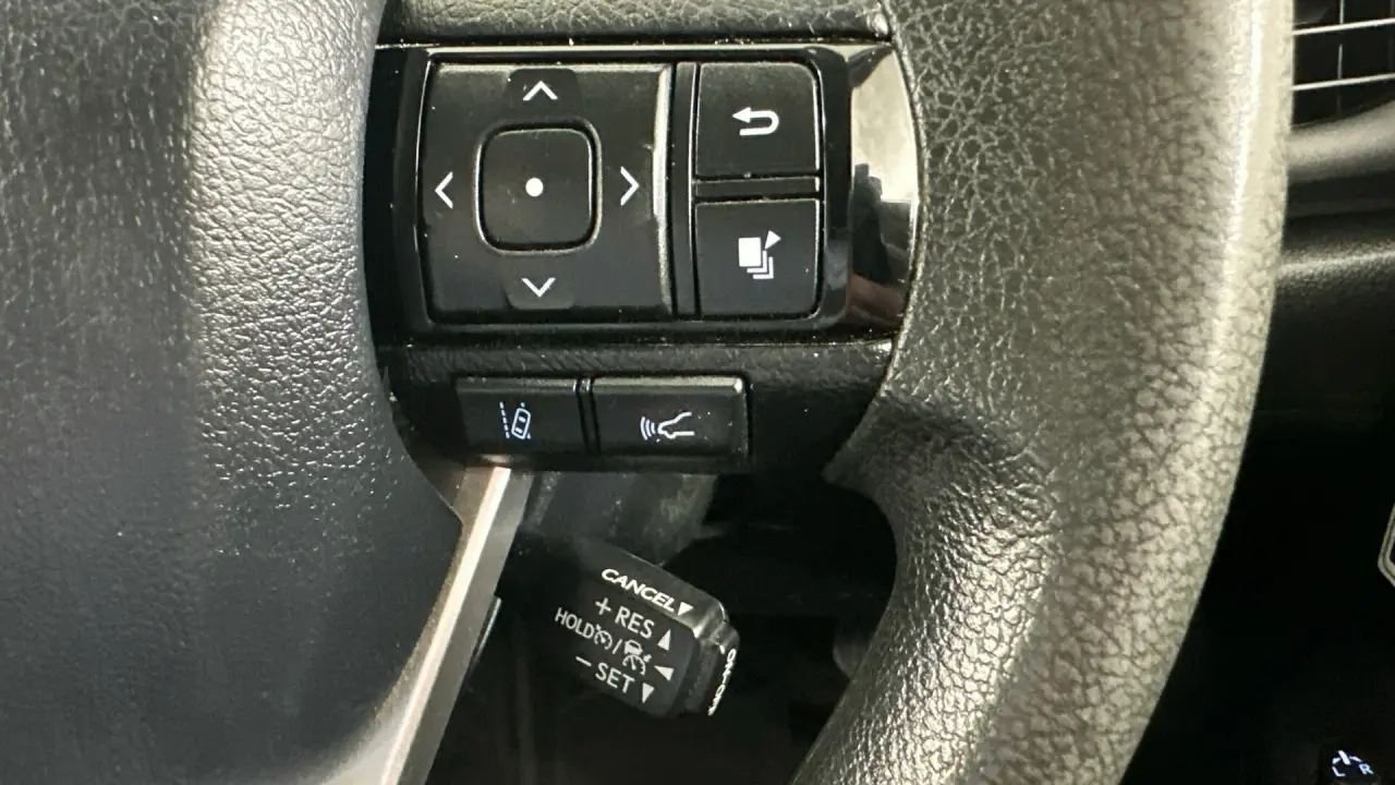 2021 Toyota Hilux Gallery Image 13
