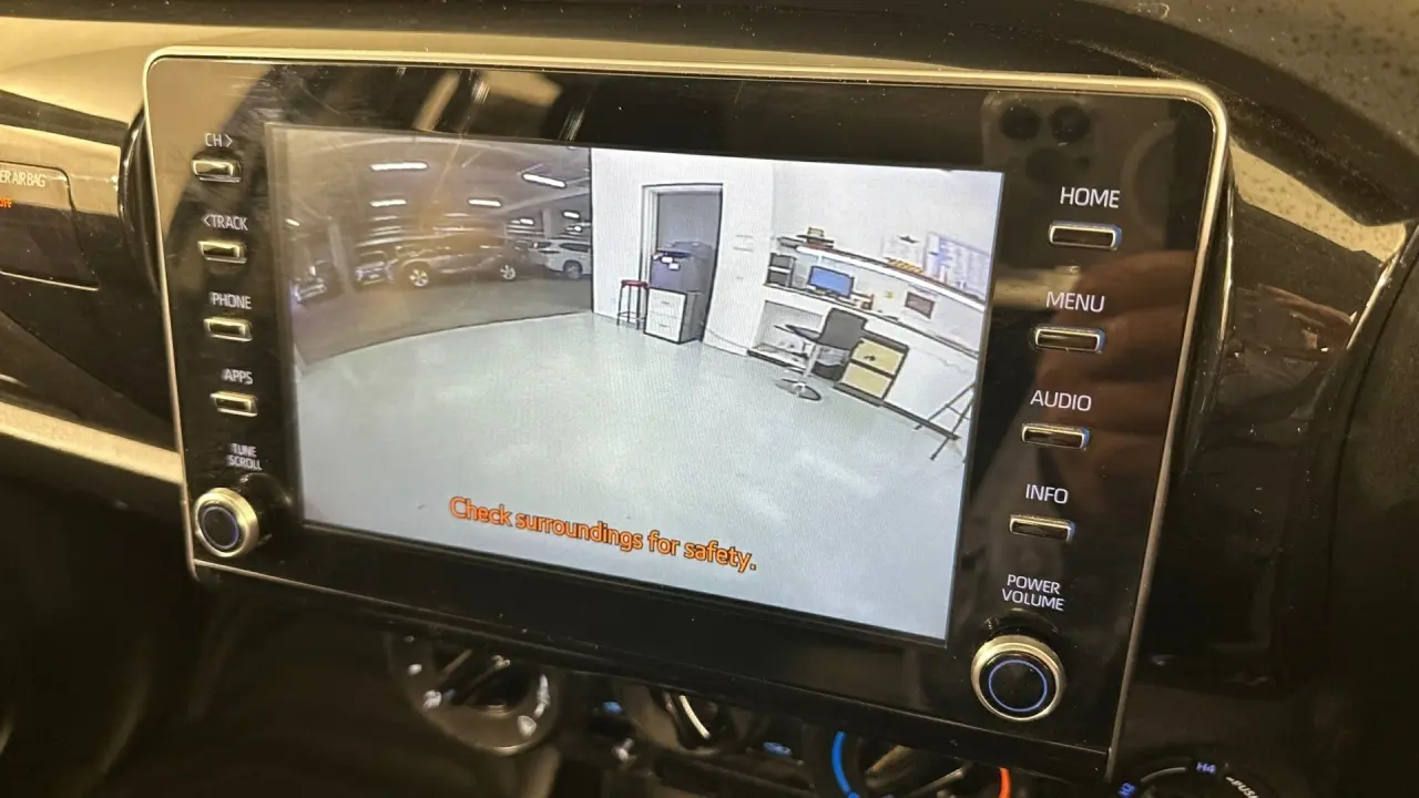 2021 Toyota Hilux Gallery Image 14