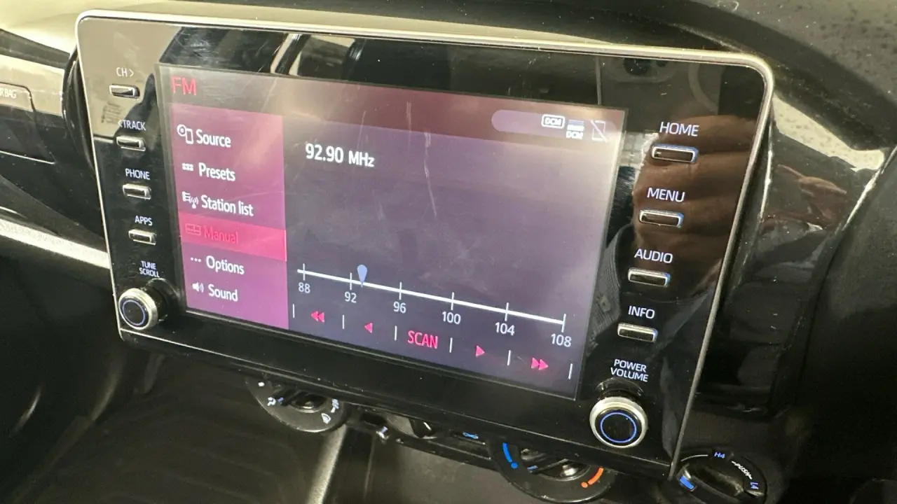 2021 Toyota Hilux Gallery Image 15