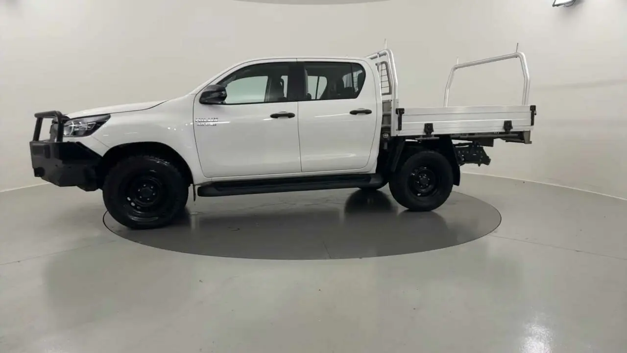 2021 Toyota Hilux Gallery Image 2