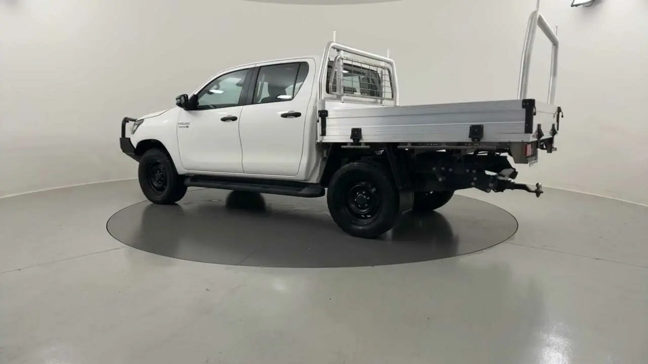 2021 Toyota Hilux Gallery Image 3