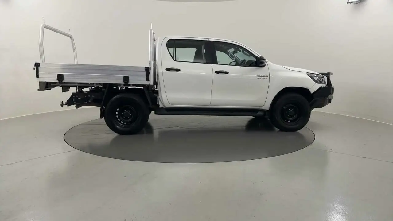 2021 Toyota Hilux Gallery Image 6