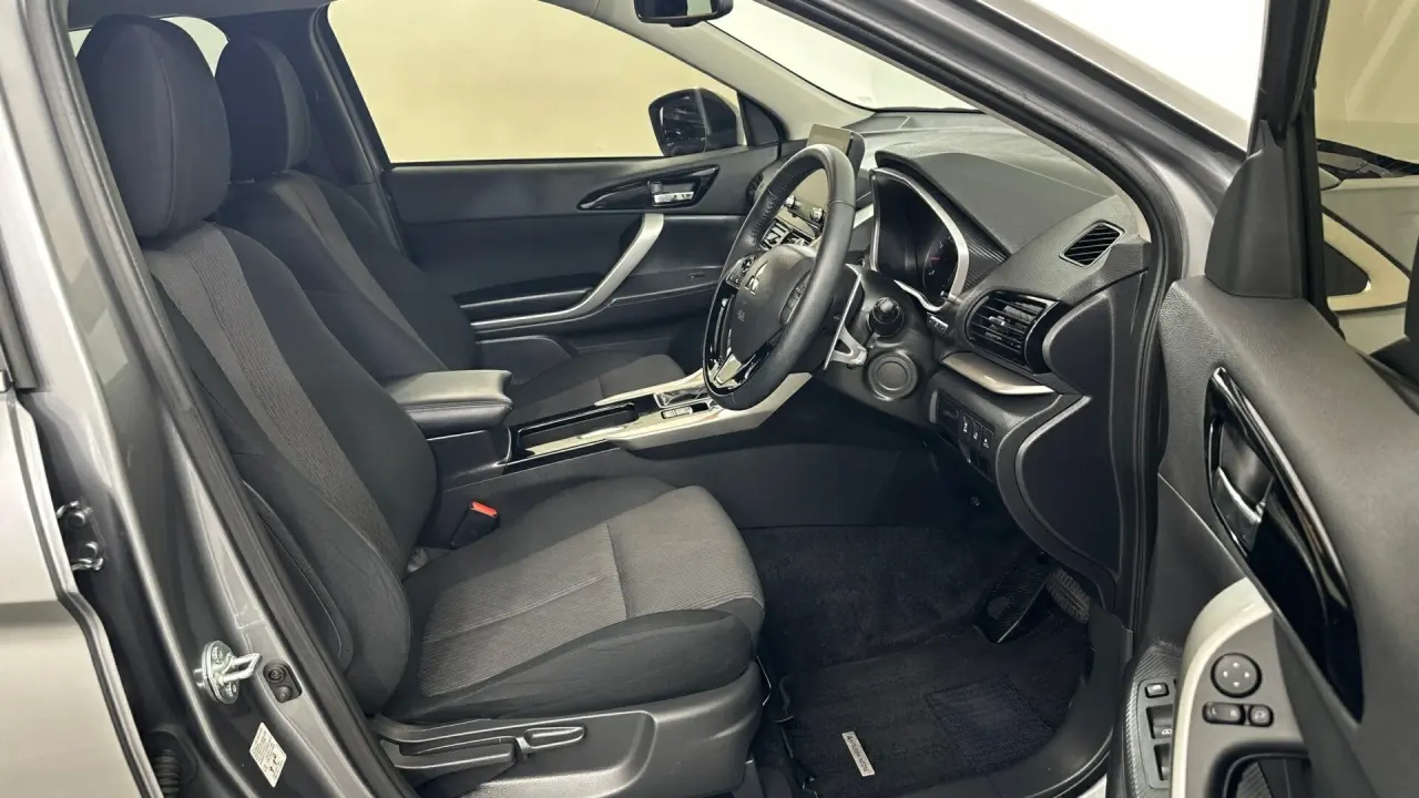 2024 Mitsubishi Eclipse Cross Gallery Image 12