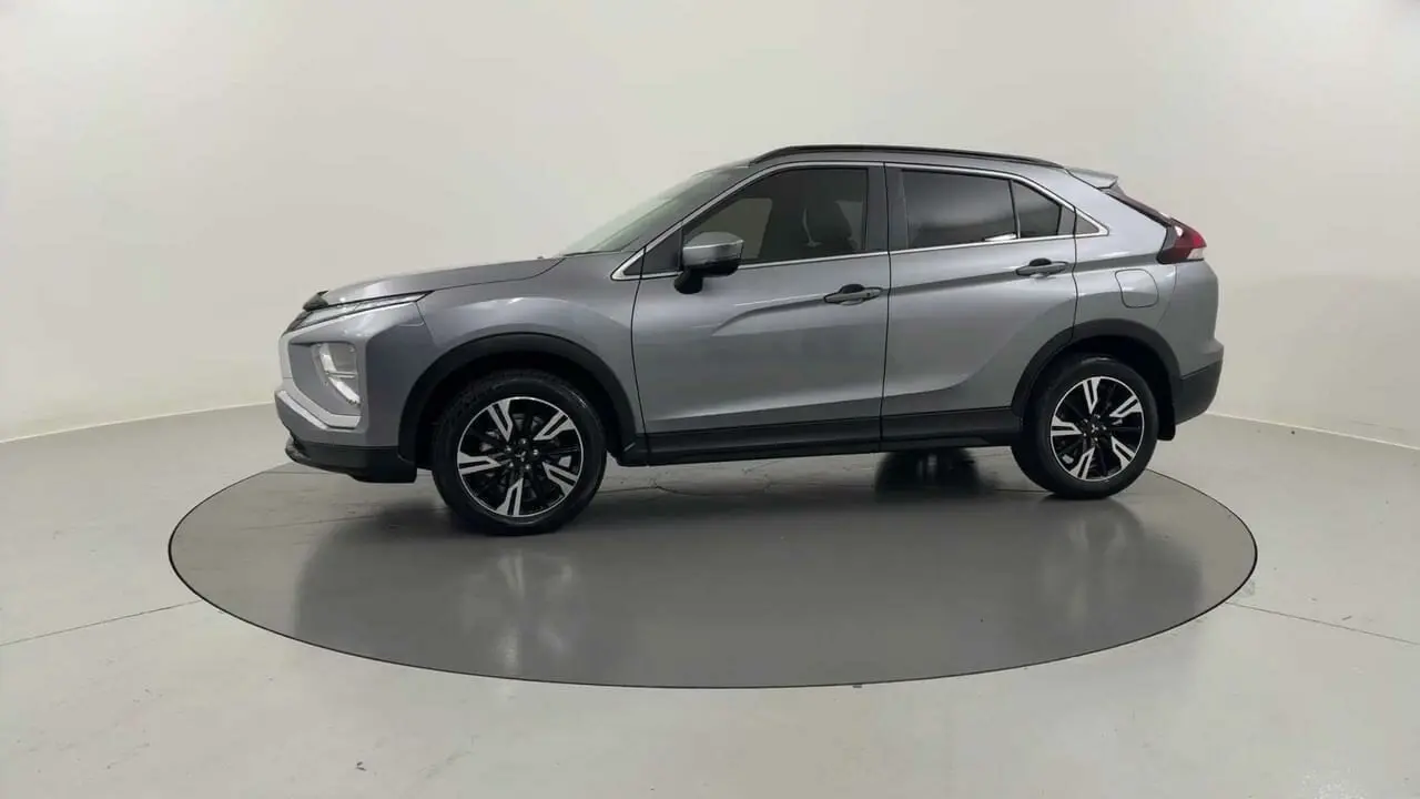 2024 Mitsubishi Eclipse Cross Gallery Image 2