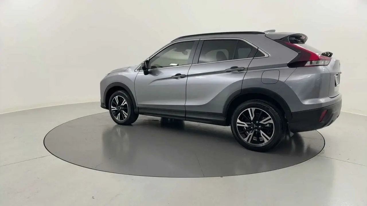 2024 Mitsubishi Eclipse Cross Gallery Image 3