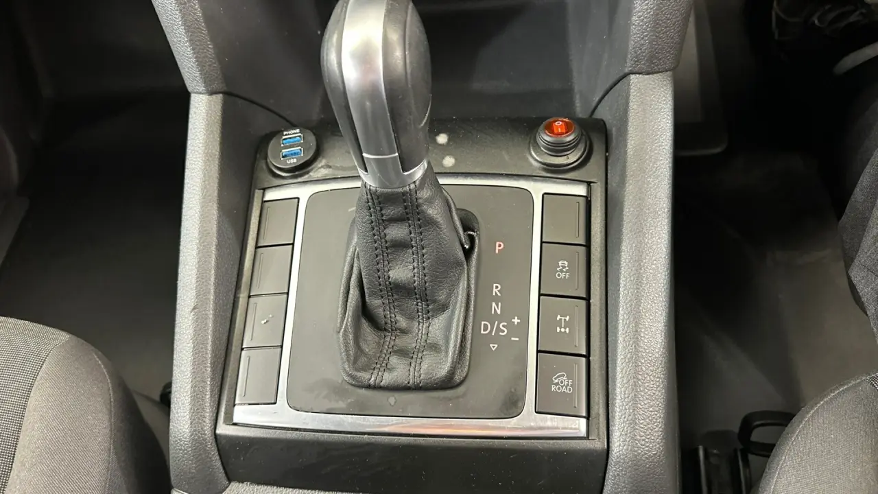 2015 Volkswagen Amarok Gallery Image 12