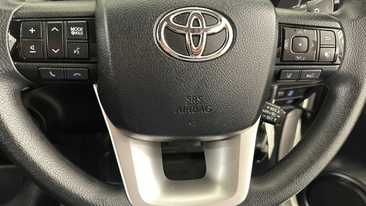 2022 Toyota Hilux Gallery Image 11