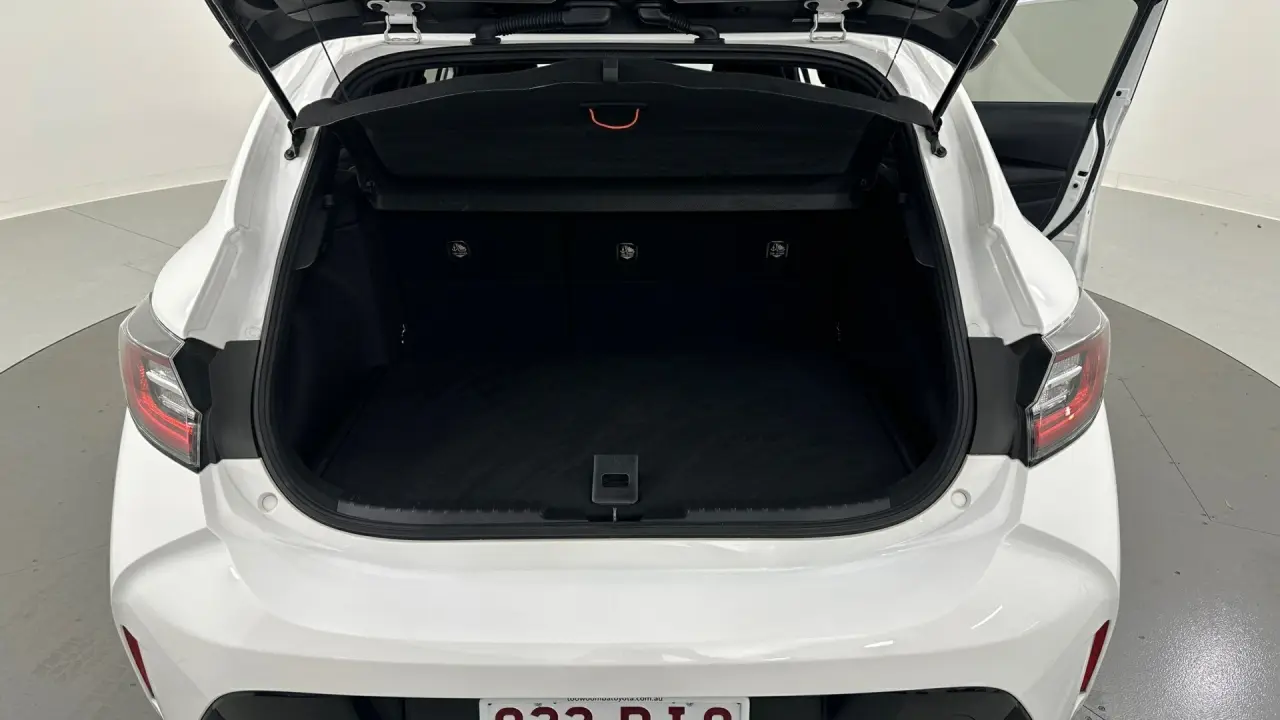 2020 Toyota Corolla Gallery Image 18