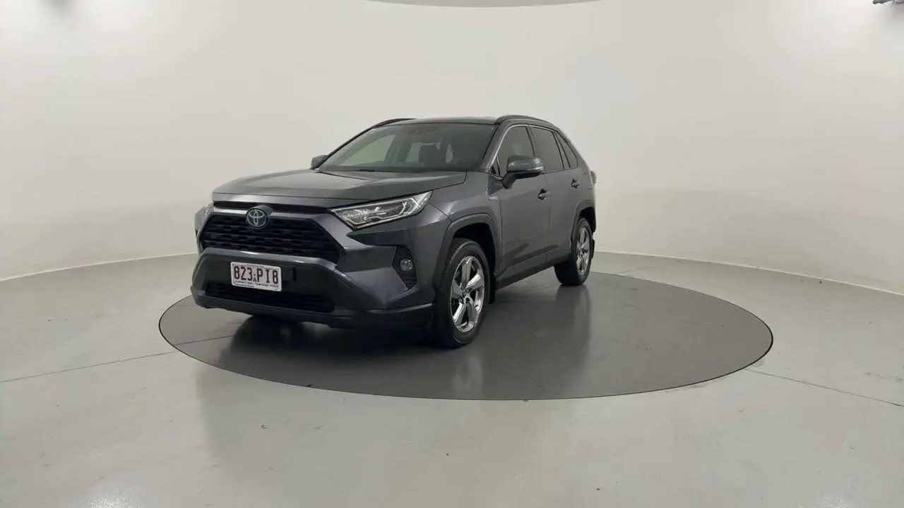 2019 Toyota RAV4 Gallery Image 1