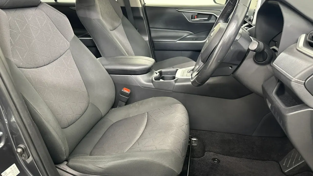 2019 Toyota RAV4 Gallery Image 15